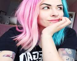 She is a tattoo lover and has tattoos on both arms.